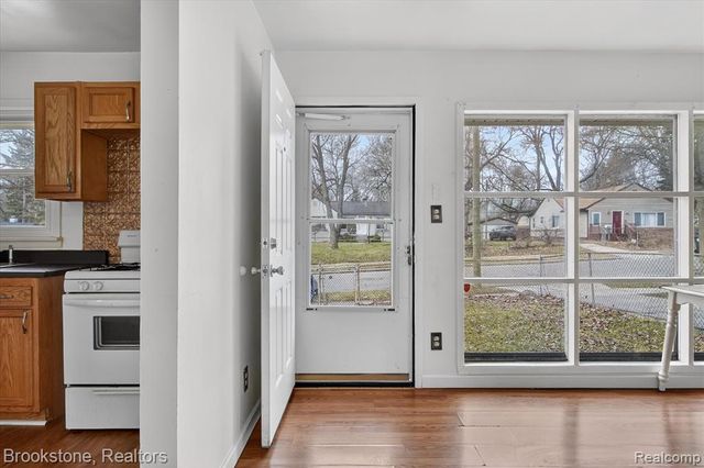 506 Emerson Avenue, Pontiac, MI 48342