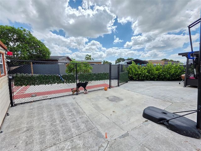 19631 NW 45th Ave, Miami Gardens, FL 33055