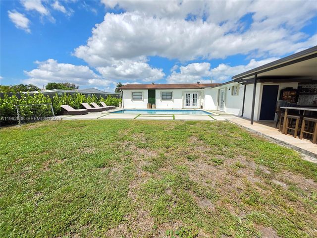 19631 NW 45th Ave, Miami Gardens, FL 33055