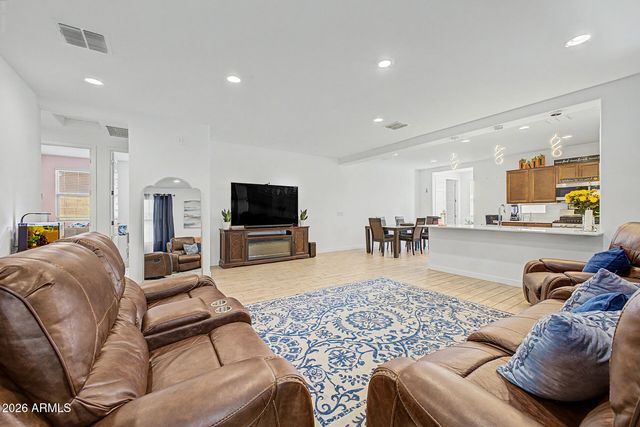 2979 E YUMA Avenue, Apache Junction, AZ 85119