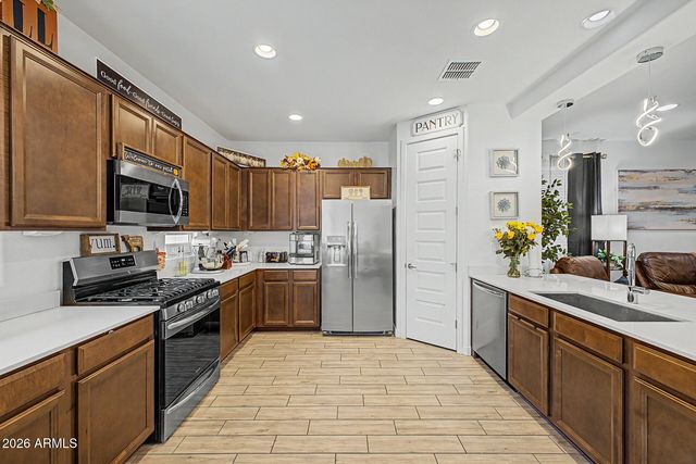 2979 E YUMA Avenue, Apache Junction, AZ 85119