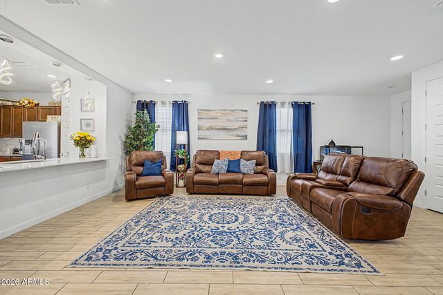 2979 E YUMA Avenue, Apache Junction, AZ 85119
