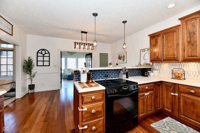 2080 Fairway Lakes Drive, Franklin, IN 46131