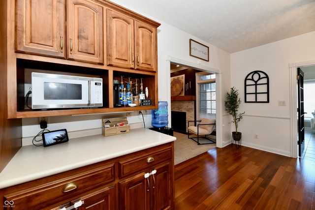 2080 Fairway Lakes Drive, Franklin, IN 46131