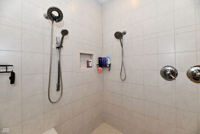 2080 Fairway Lakes Drive, Franklin, IN 46131