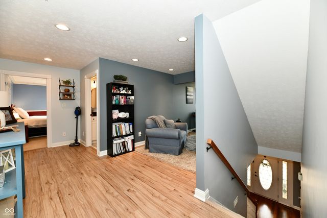 2080 Fairway Lakes Drive, Franklin, IN 46131