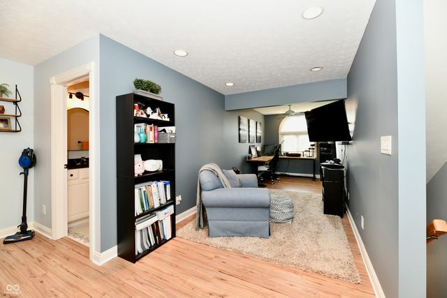 2080 Fairway Lakes Drive, Franklin, IN 46131