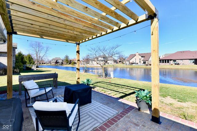 2080 Fairway Lakes Drive, Franklin, IN 46131