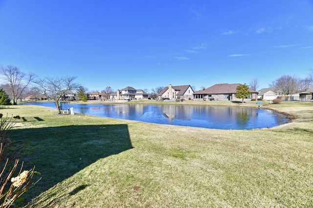 2080 Fairway Lakes Drive, Franklin, IN 46131
