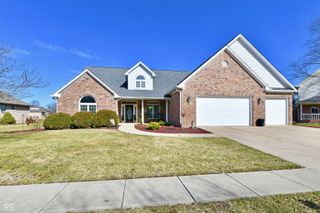 2080 Fairway Lakes Drive, Franklin, IN 46131