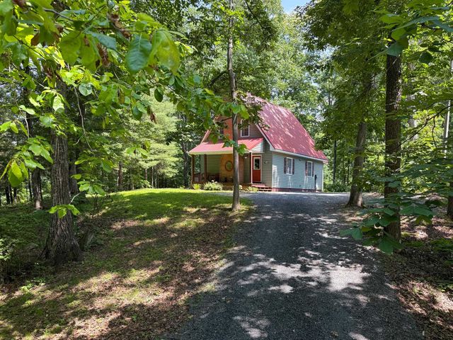 323 DEER TRAIL DR, Greenville, VA 24440