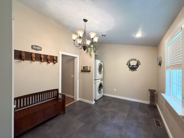 323 DEER TRAIL DR, Greenville, VA 24440