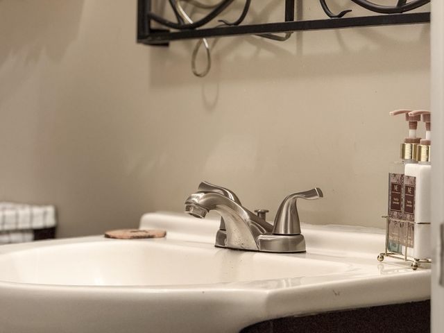 323 DEER TRAIL DR, Greenville, VA 24440