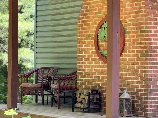 323 DEER TRAIL DR, Greenville, VA 24440