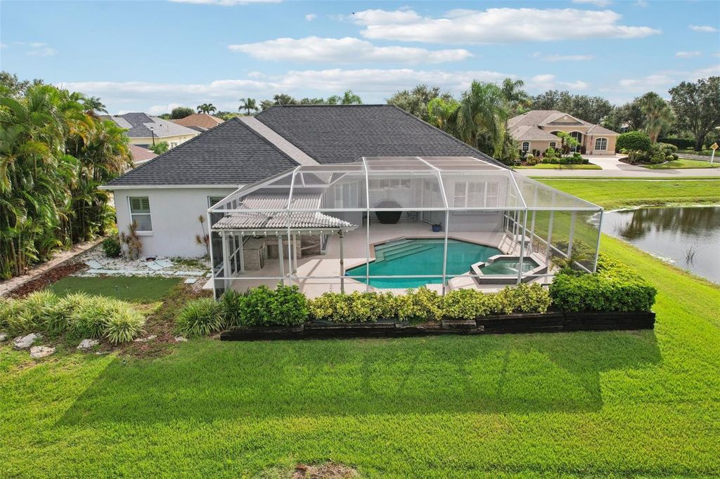 Image 1 of property listing at 774 PLANTERS MANOR WAY, Bradenton, FL 34212