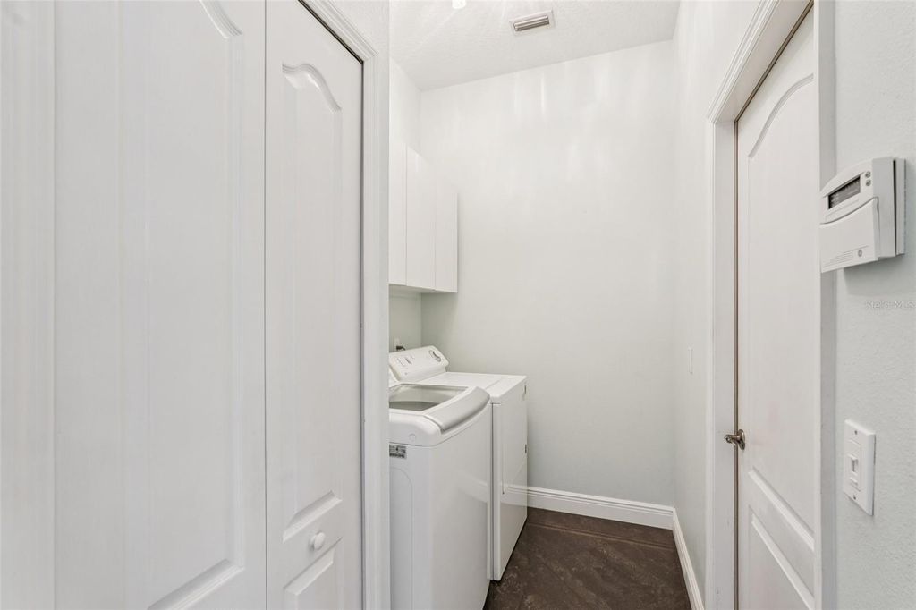 Image 13 of property listing at 774 PLANTERS MANOR WAY, Bradenton, FL 34212