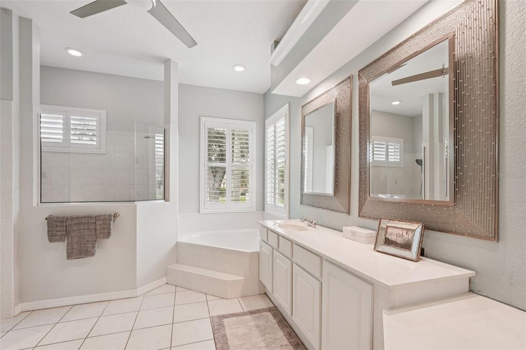 Image 19 of property listing at 774 PLANTERS MANOR WAY, Bradenton, FL 34212