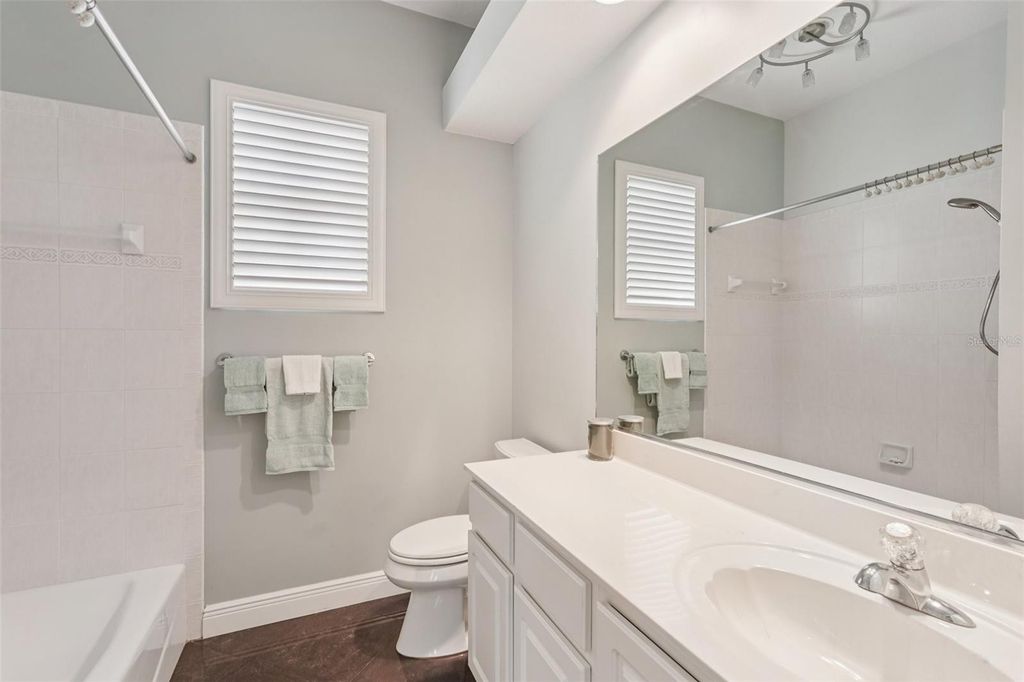 Image 23 of property listing at 774 PLANTERS MANOR WAY, Bradenton, FL 34212