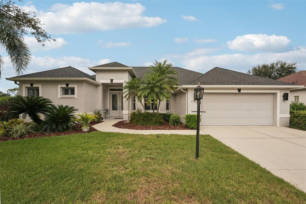 Image 3 of property listing at 774 PLANTERS MANOR WAY, Bradenton, FL 34212