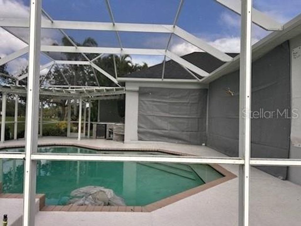Image 31 of property listing at 774 PLANTERS MANOR WAY, Bradenton, FL 34212