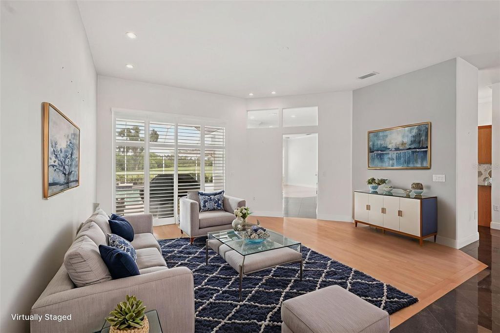 Image 4 of property listing at 774 PLANTERS MANOR WAY, Bradenton, FL 34212