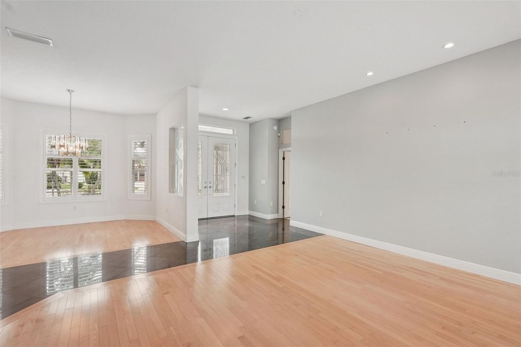 Image 6 of property listing at 774 PLANTERS MANOR WAY, Bradenton, FL 34212