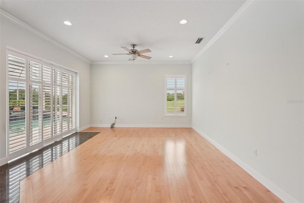 Image 9 of property listing at 774 PLANTERS MANOR WAY, Bradenton, FL 34212