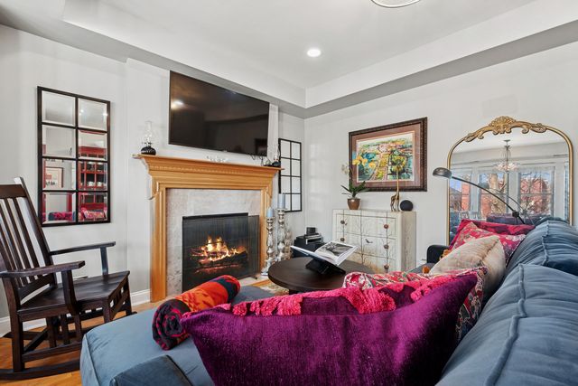 1949 W Birchwood Avenue 2, Chicago, IL 60626