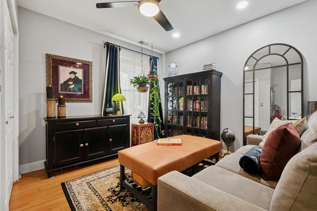 1949 W Birchwood Avenue 2, Chicago, IL 60626