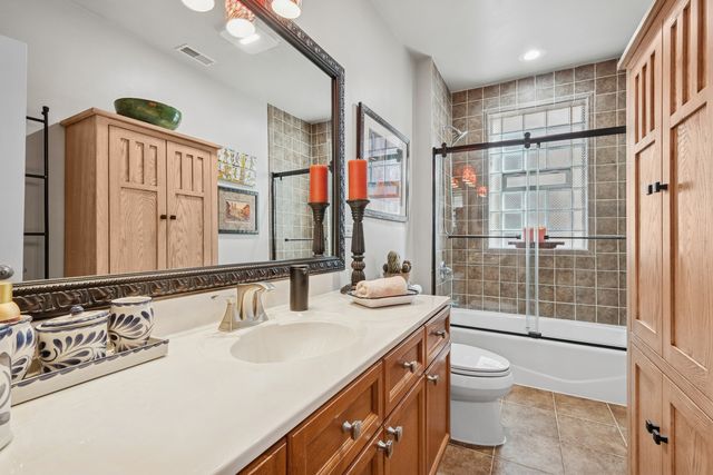 1949 W Birchwood Avenue 2, Chicago, IL 60626