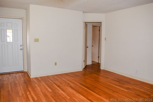 1414 E Kirk Street, Hugo, OK 74743