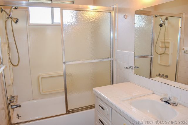 1414 E Kirk Street, Hugo, OK 74743