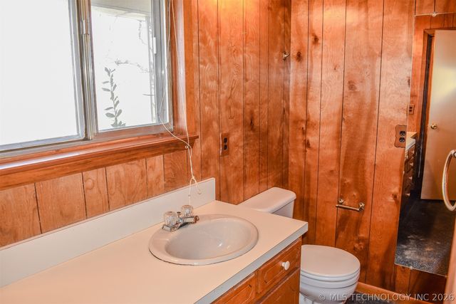 1414 E Kirk Street, Hugo, OK 74743