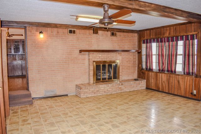 1414 E Kirk Street, Hugo, OK 74743