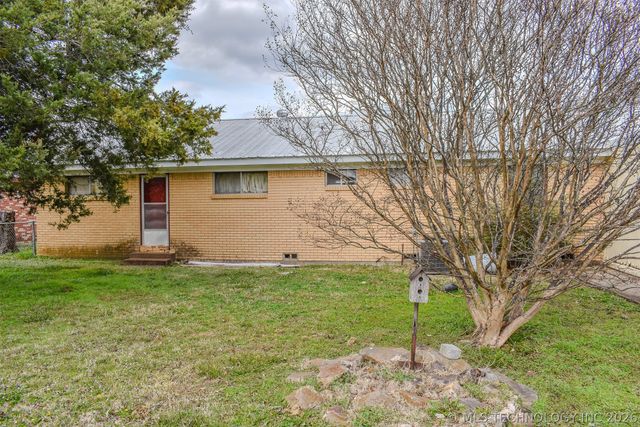 1414 E Kirk Street, Hugo, OK 74743