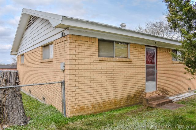 1414 E Kirk Street, Hugo, OK 74743