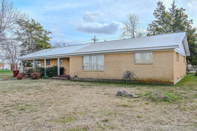 1414 E Kirk Street, Hugo, OK 74743
