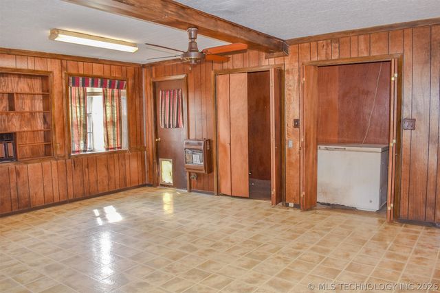 1414 E Kirk Street, Hugo, OK 74743