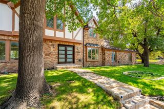 2244 Hurstview Drive, Hurst, TX 76054