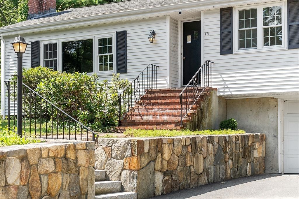 18 Oakwood Road, Acton, MA 01720