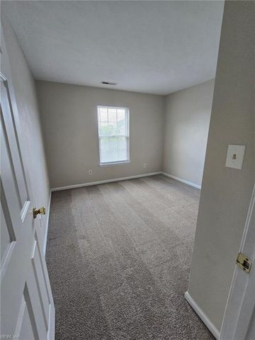1110 Carriage CT, Chesapeake, VA 23322