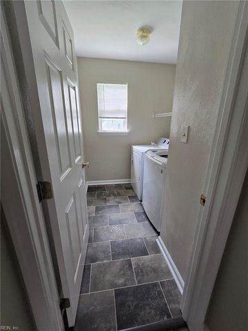 1110 Carriage CT, Chesapeake, VA 23322