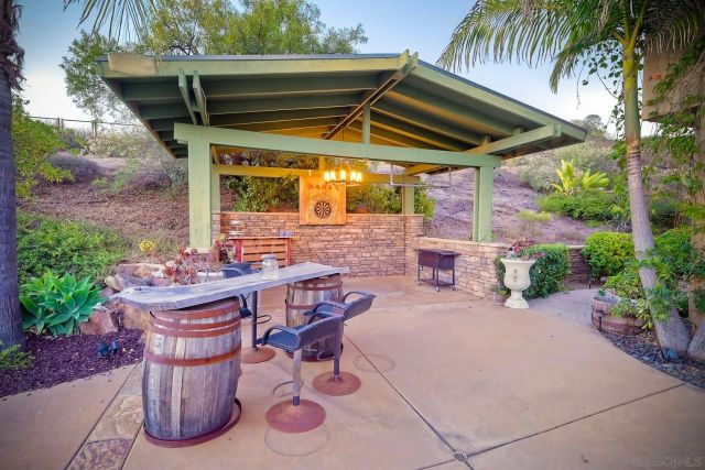 15068 Creek Hills Rd, El Cajon, CA 92021