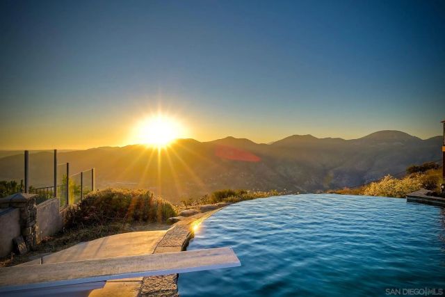 15068 Creek Hills Rd, El Cajon, CA 92021