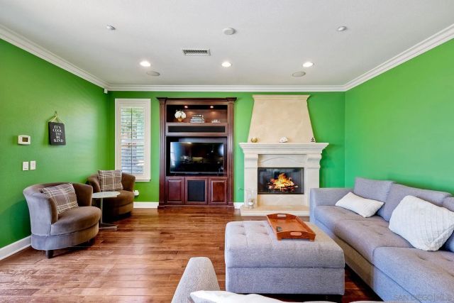 15068 Creek Hills Rd, El Cajon, CA 92021