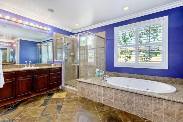 15068 Creek Hills Rd, El Cajon, CA 92021