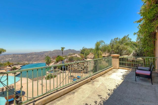 15068 Creek Hills Rd, El Cajon, CA 92021