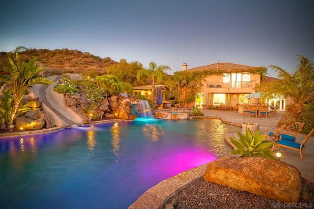 15068 Creek Hills Rd, El Cajon, CA 92021