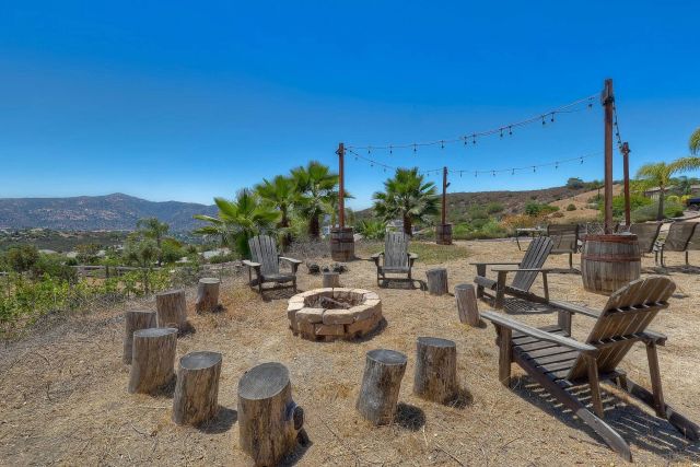 15068 Creek Hills Rd, El Cajon, CA 92021