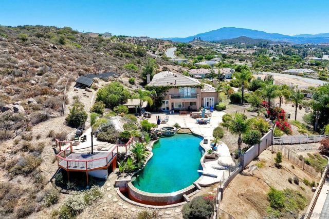 15068 Creek Hills Rd, El Cajon, CA 92021